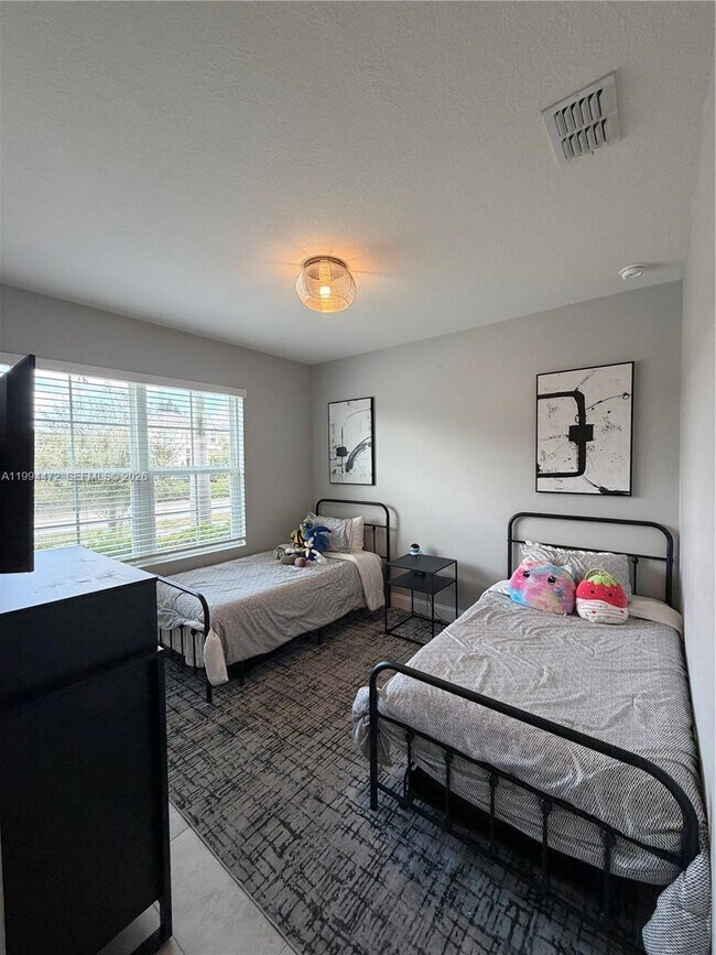 Building Photo - 8649 Cobblestone Dr