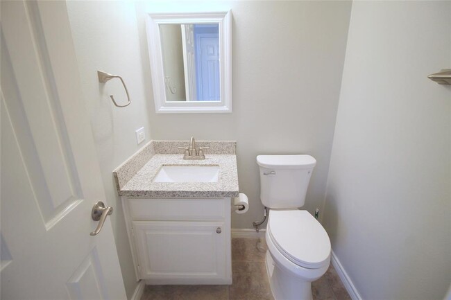 Building Photo - 3323 Hidden Creek Dr
