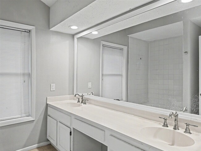 Building Photo - 7410 Songwind Ln