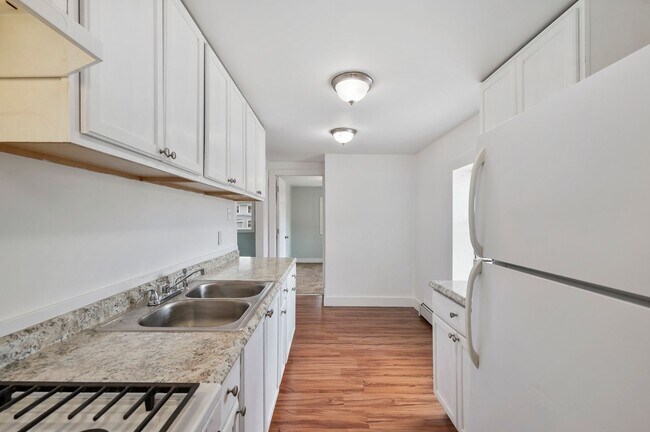 Building Photo - 921 15th St