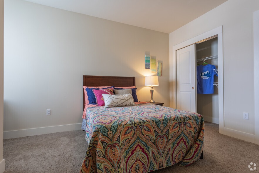 4BR, 4BR - 1400 SF - Lodges of Colorado Springs Student Housing