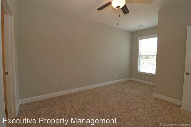 Building Photo - 2028 Walden Pond Way