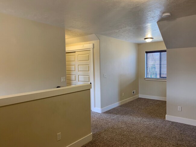 Building Photo - 5815 N SAGUARO HILLS P