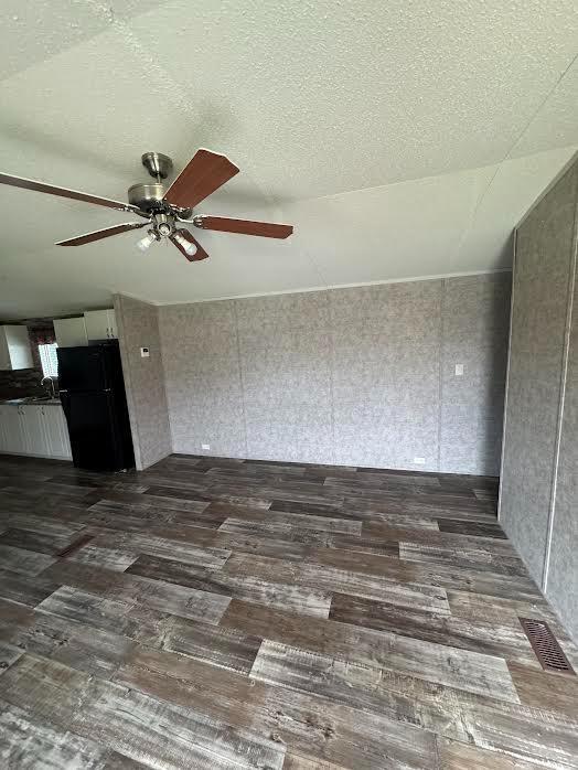 Building Photo - 67 myers