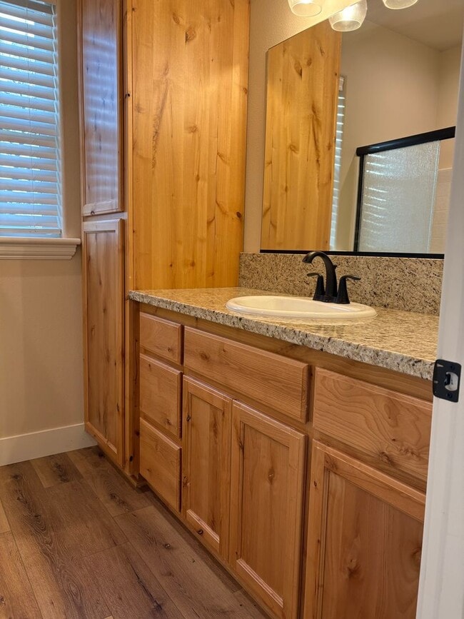 Building Photo - 5619 Cherry Ln