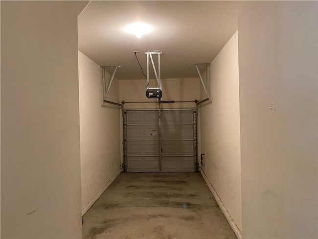 Building Photo - Delightful Henderson Condo with Large Back...