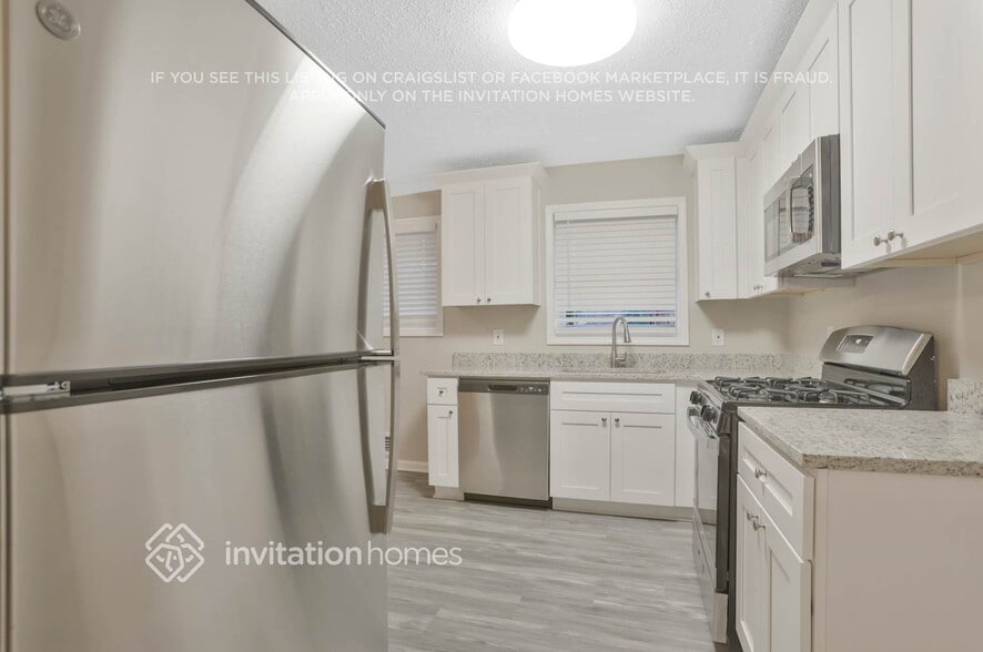 Building Photo - 1707 Atherton Cir