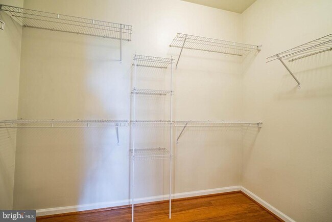 Building Photo - 12929 Centre Park Cir