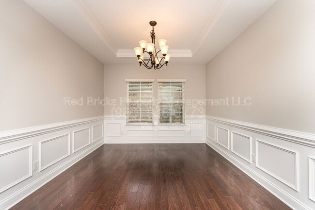 Building Photo - 2288 Barrowcliffe Dr NW