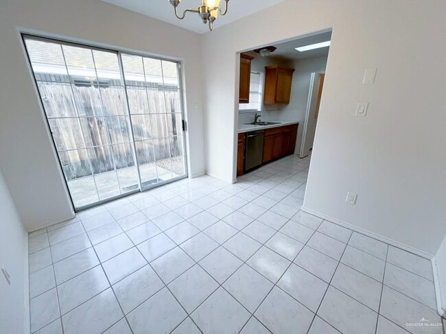 Building Photo - 18 N 8th St