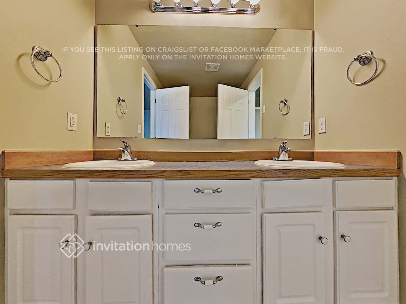 Building Photo - 2225 23rd St Pl SE