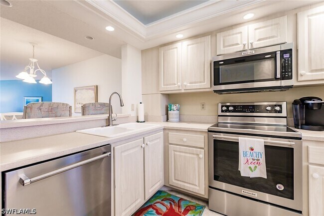 Building Photo - 260 Seaview Ct