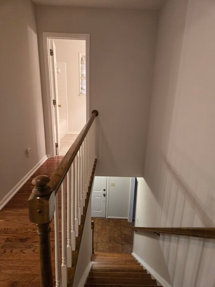 Building Photo - 11015 S Ford Rd