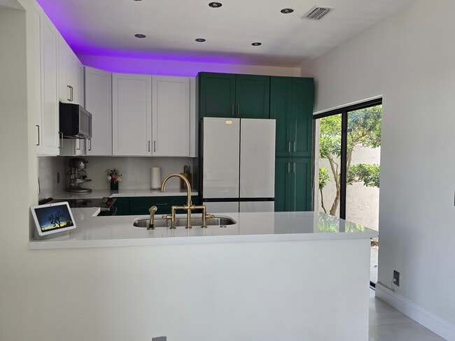 Building Photo - 6330 NW 173rd Ln