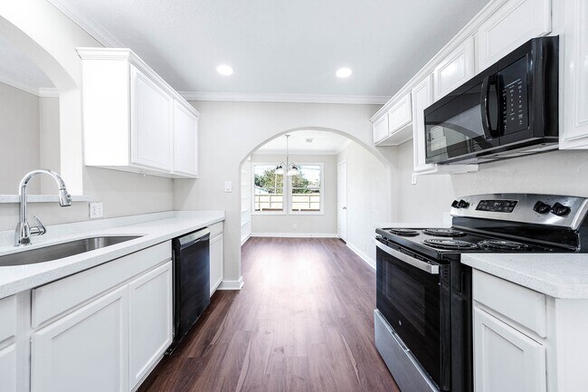 Building Photo - 2214 11th Ave N