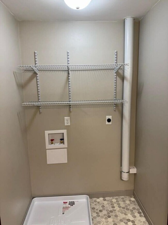 Building Photo - 1705-1709 Kimball