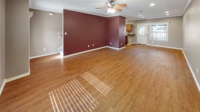 Building Photo - 2830 Horseback Dr