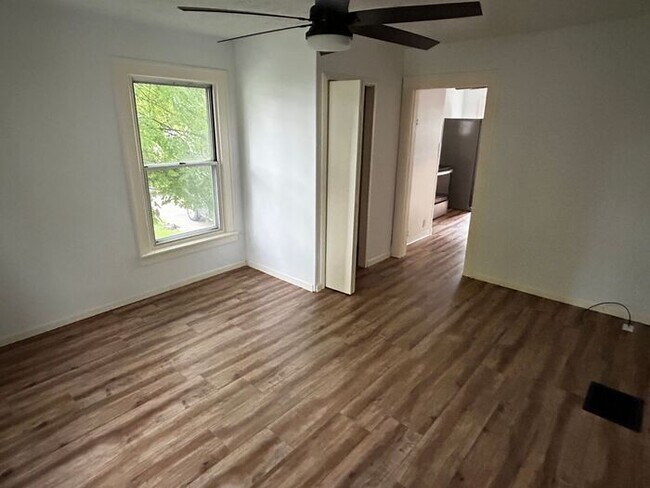 Building Photo - Updated 2-3 bed HOUSE in Fort Thomas