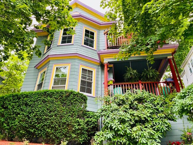 Building Photo - 59 Esmond St