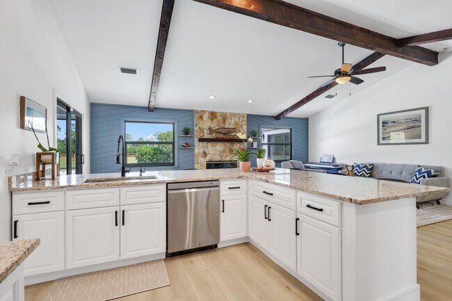 Building Photo - 14704 Black Bear Rd