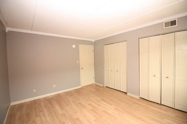 Building Photo - 5406 Chateau Dr