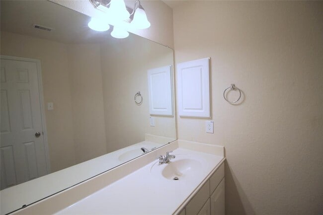 Building Photo - 4910 Hidden Nest Ct
