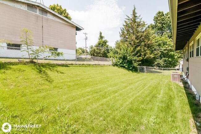Building Photo - 10401 Trask Dr, Dellwood, MO 63136