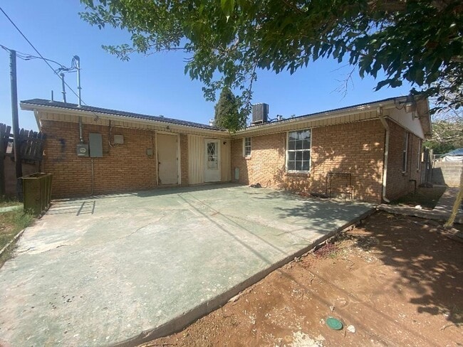 Building Photo - 426 E 50th St