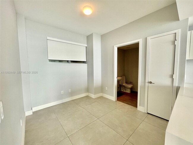 Building Photo - 2900 NE 7th Ave