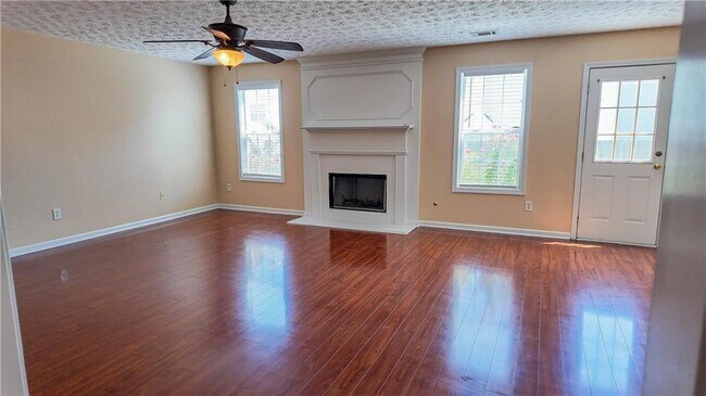 Building Photo - 2760 Rusticwood Dr SW