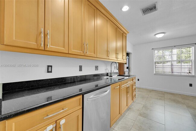 Building Photo - 5520 NW 49th Ave