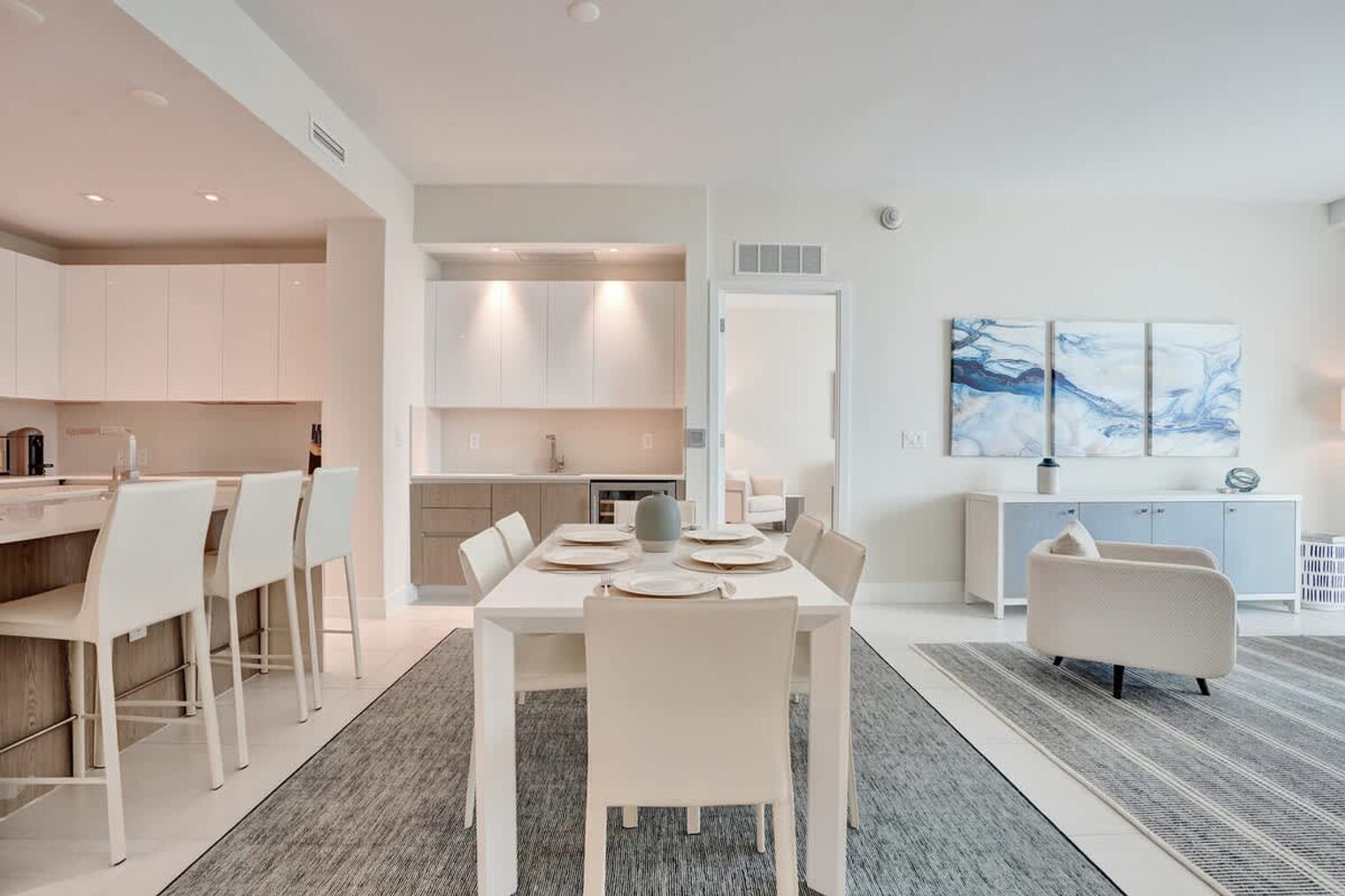 Building Photo - 3100 N Ocean Dr