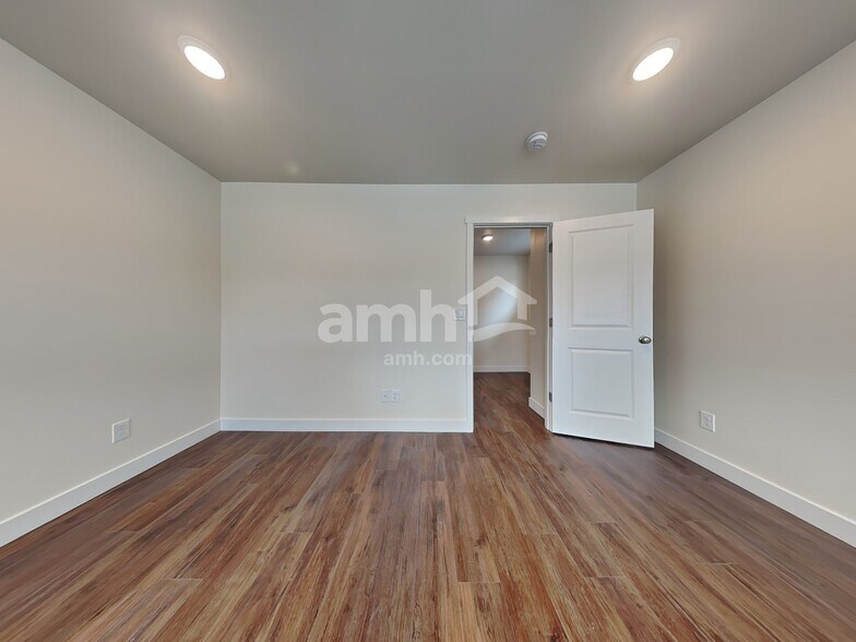 Building Photo - 7707 Verona Lp SW