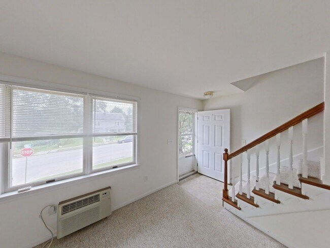 Building Photo - 550 S Hanover St