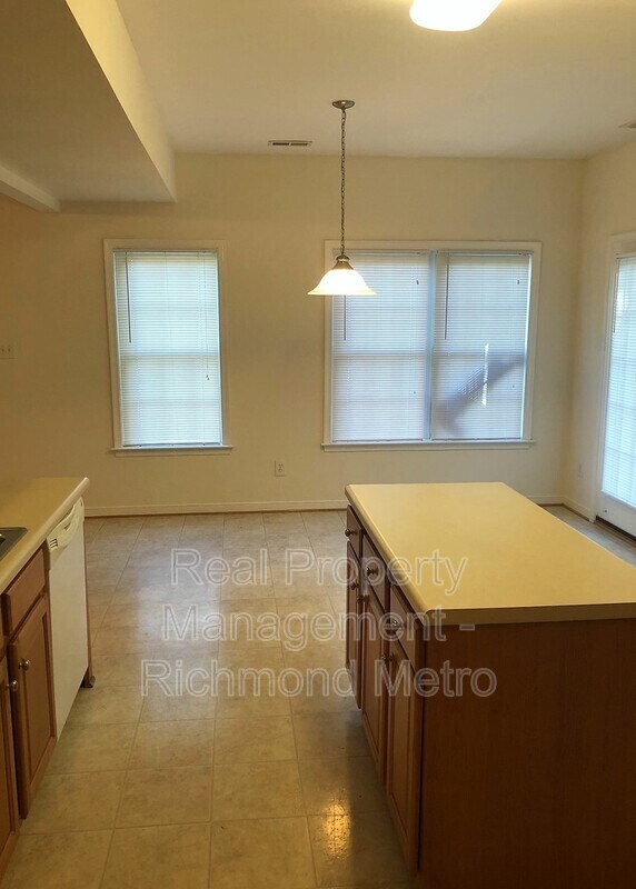 Building Photo - 409 Wilmer Ave