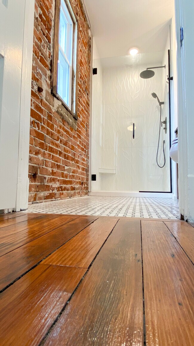 Bathroom - 622 E Capitol Ave
