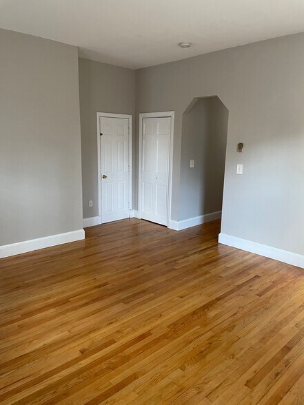 Building Photo - 168 Walnut Street