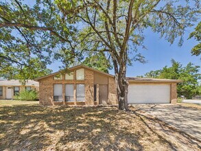 Building Photo - 1013 San Benito Dr