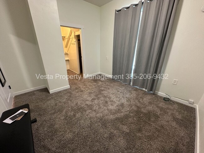Building Photo - 2538 Orchard Ave