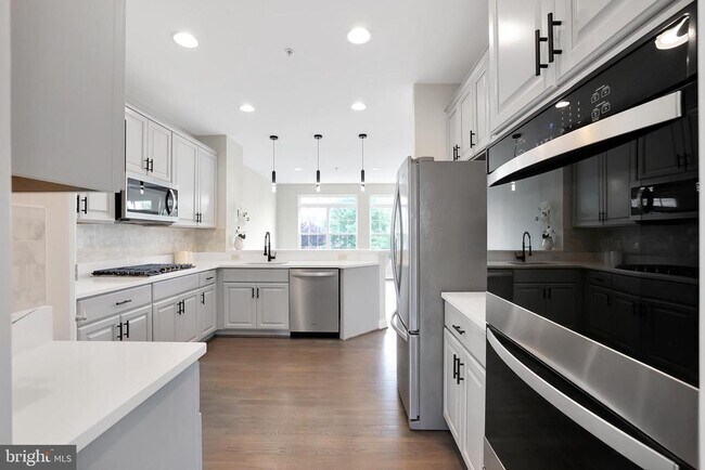 Building Photo - 9769 Northern Lakes Ln