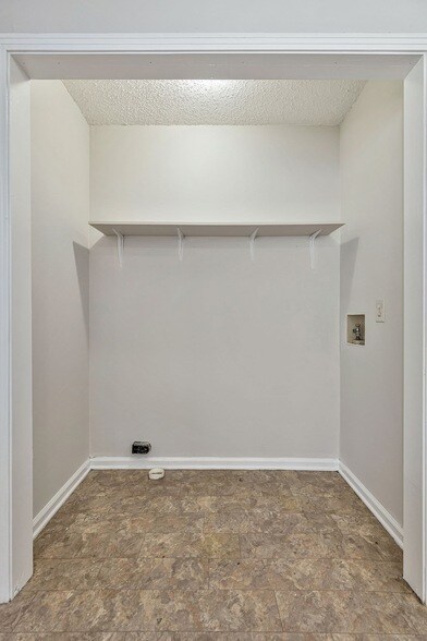 Building Photo - 3319A Felicia St