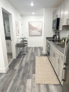 Building Photo - 585 Essex St