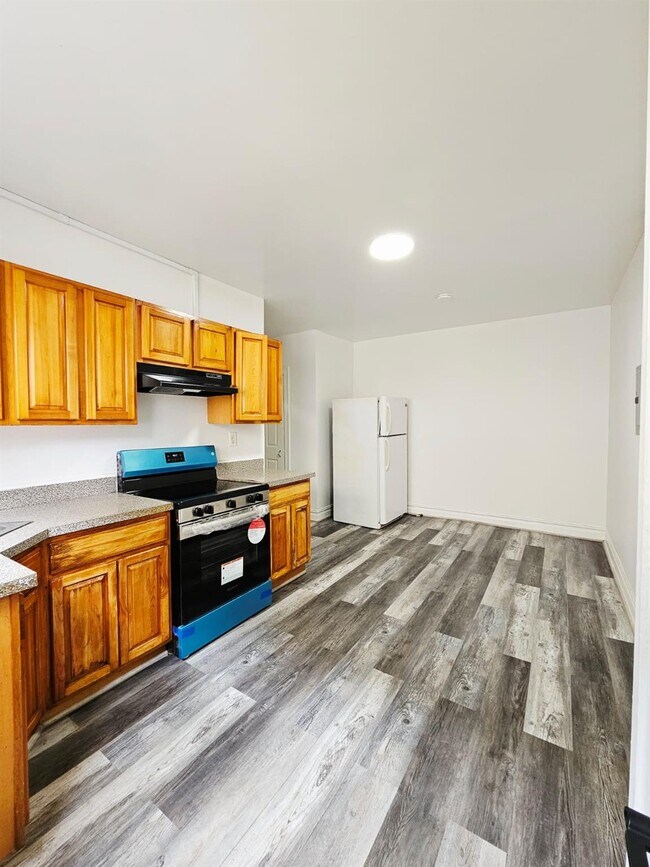 Building Photo - 57 Hartley Ave