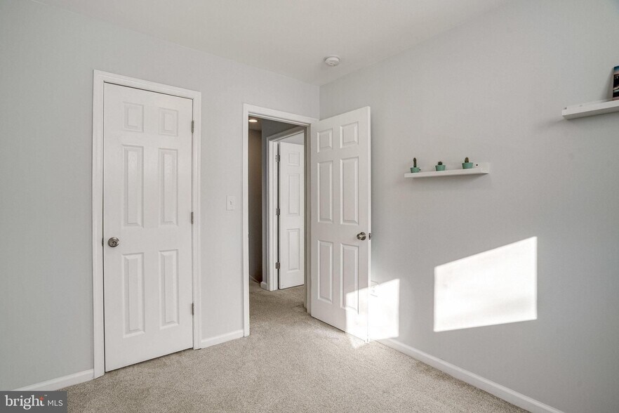 Building Photo - 4214 Gault Pl NE