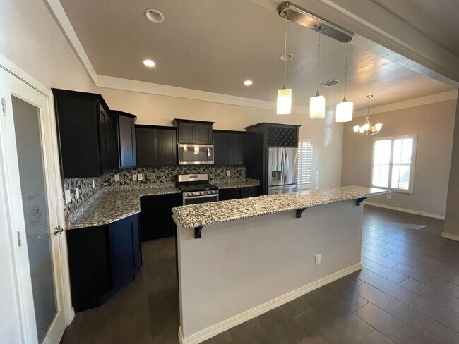 Building Photo - BEAUTIFUL EASTSIDE HOME Open House 09/02/2023 from 1:00pm to  1:30pm