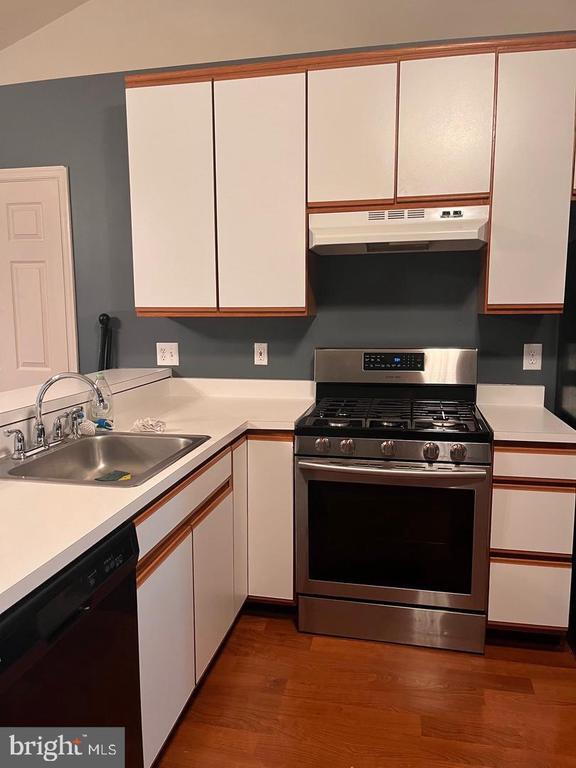 Building Photo - 9213 Azure Ct