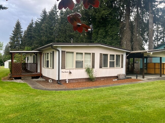 Building Photo - Quiet 3 bedroom home
