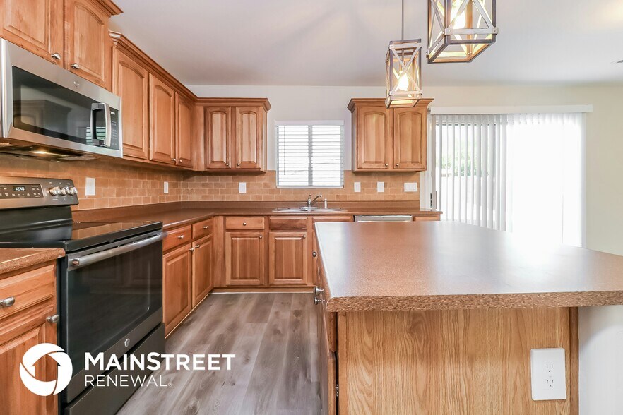 Building Photo - 25276 W Cranston Ln