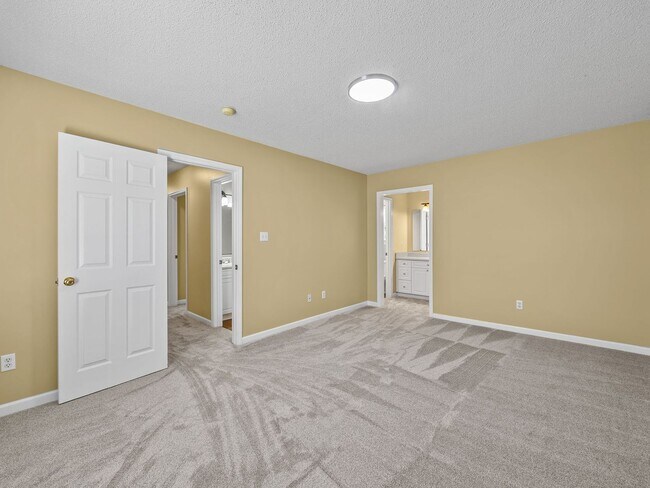 Building Photo - 402 McFall Ct