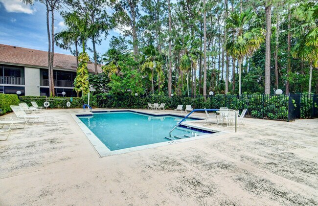 Building Photo - 5520 Coach House Cir